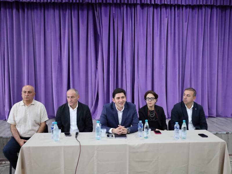 მანდატურის სამსახურის უფროსი პავლე მაჭარაშვილი რეგიონული ცენტრების თანამშრომლებს შეხვდა